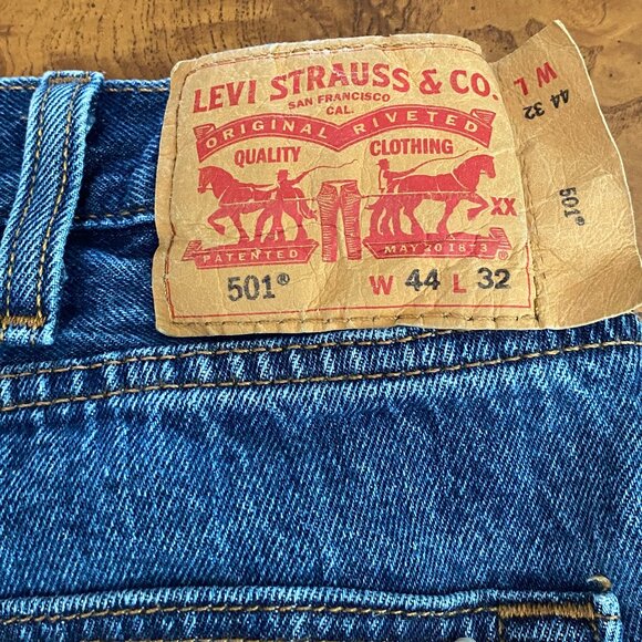 Levi’s 501 Men’s Jeans — Size 44/32 — Gently Used - Picture 1 of 7